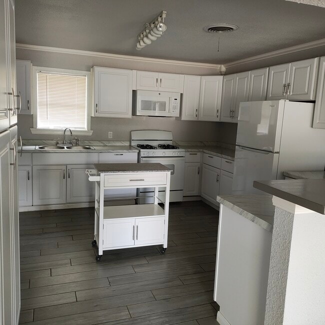 2106 Brantley Ave in Copperas Cove, TX - Building Photo - Building Photo