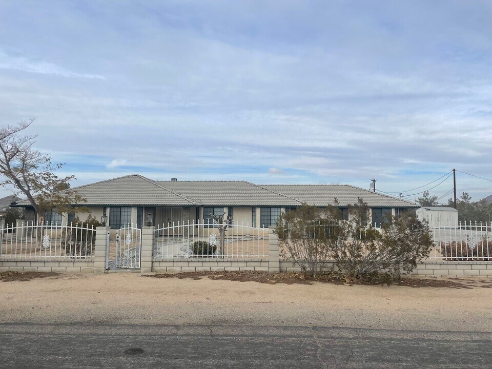 18802 Chapae Ln in Apple Valley, CA - Building Photo
