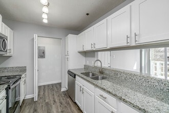 Ayrsley Landing in Charlotte, NC - Building Photo - Interior Photo