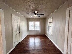 2104 20th St in Lubbock, TX - Building Photo - Building Photo