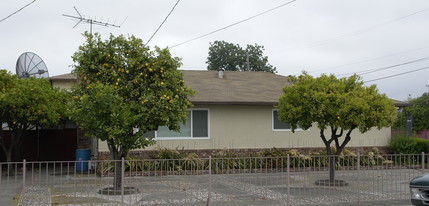 21336-21360 Garden Ave in Hayward, CA - Building Photo - Building Photo