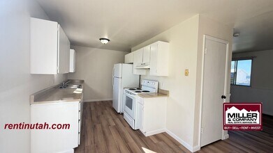 6823 W Crest St in Salt Lake City, UT - Building Photo - Building Photo