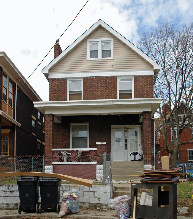 3315 Milton Ct in Cincinnati, OH - Building Photo - Building Photo