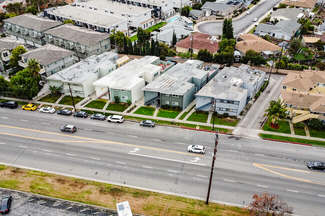 3636 Redondo Beach Blvd in Torrance, CA - Building Photo - Building Photo