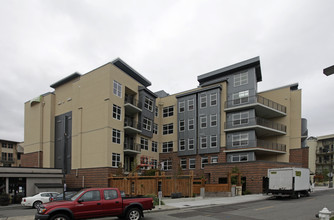 7800 Plaza in Mercer Island, WA - Building Photo - Building Photo