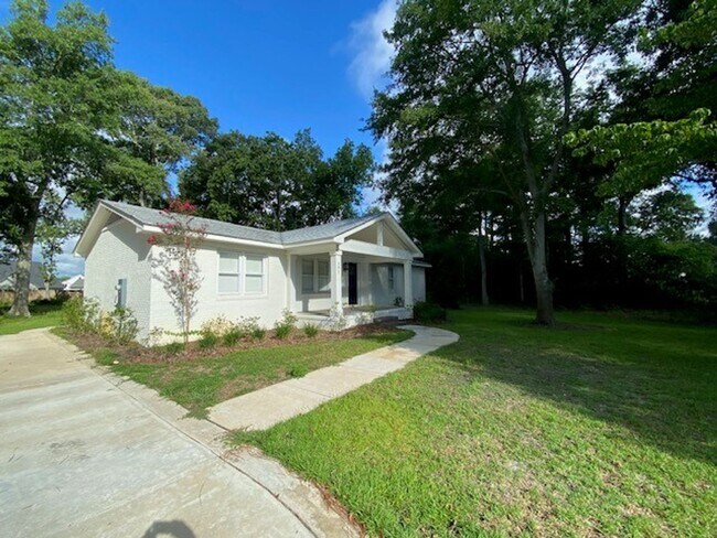 102 Edgewater Club Rd in Wilmington, NC - Building Photo - Building Photo