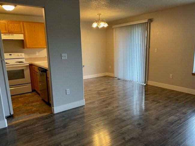 104 Rice Ln in Amity, OR - Building Photo - Building Photo