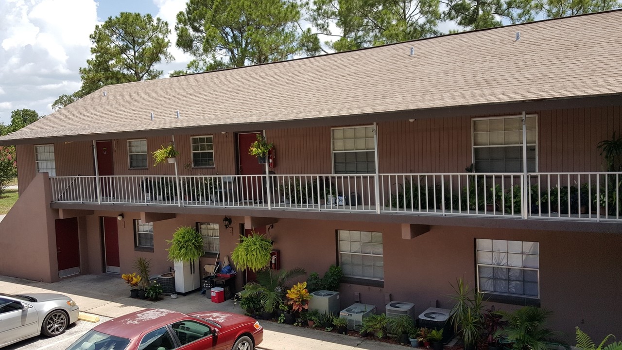 400 N Hawley St in Eustis, FL - Building Photo