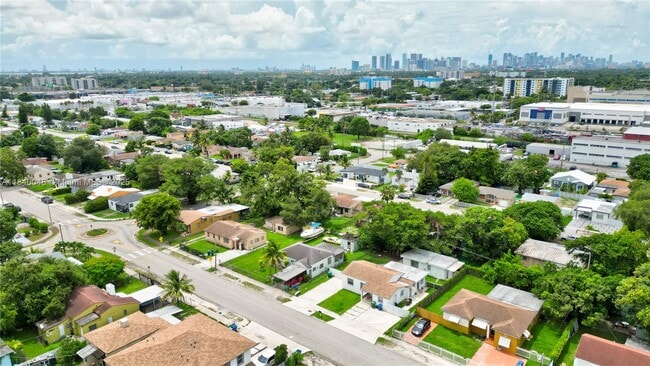 1036 NW 75th St in Miami, FL - Building Photo - Building Photo