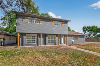 2015 N Fisher Ct in Pasadena, TX - Building Photo - Building Photo