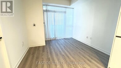 8 Interchange Wy in Vaughan, ON - Building Photo - Building Photo