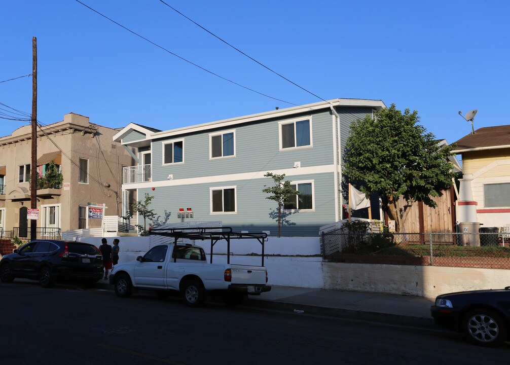 223 N St Louis St in Los Angeles, CA - Building Photo