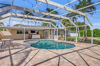 1687 N Flossmoor Rd in Ft. Myers, FL - Building Photo - Building Photo