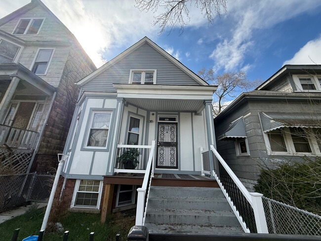 5942 S Justine St in Chicago, IL - Building Photo - Building Photo