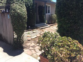 6677 Sueno Rd in Goleta, CA - Building Photo