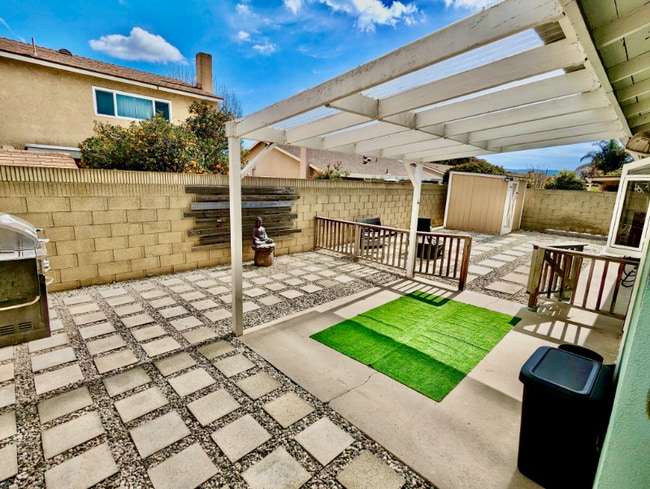 23324 Maltby Pl in Los Angeles, CA - Building Photo - Building Photo