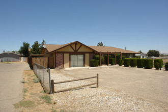 15458 Bear Valley Rd in Victorville, CA - Building Photo - Building Photo