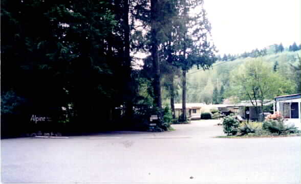 Alpine Mobile Home Park in Issaquah, WA - Building Photo