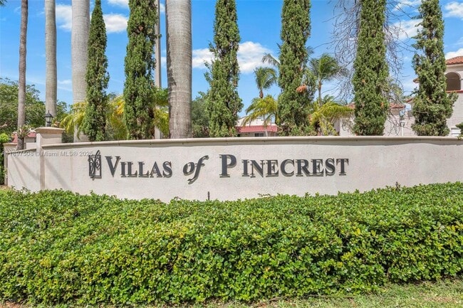 6709 N Kendall Dr in Miami, FL - Building Photo - Building Photo