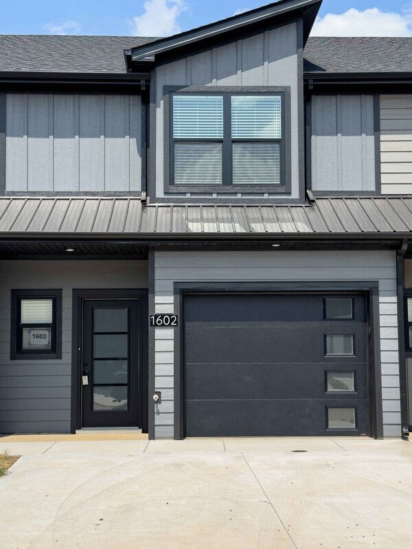property at 1602 Jonathan Wade Cir