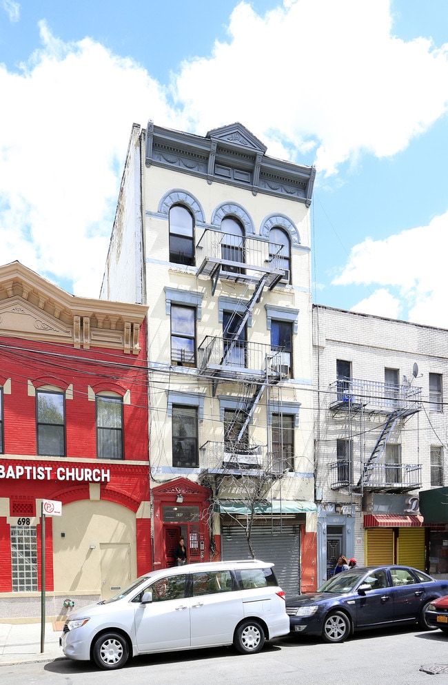 696 Courtlandt Ave in Bronx, NY - Building Photo - Building Photo