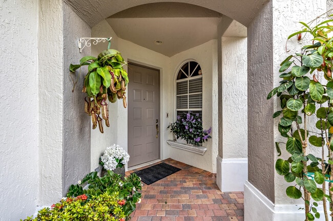 6407 Bella Cir in Boynton Beach, FL - Building Photo - Building Photo