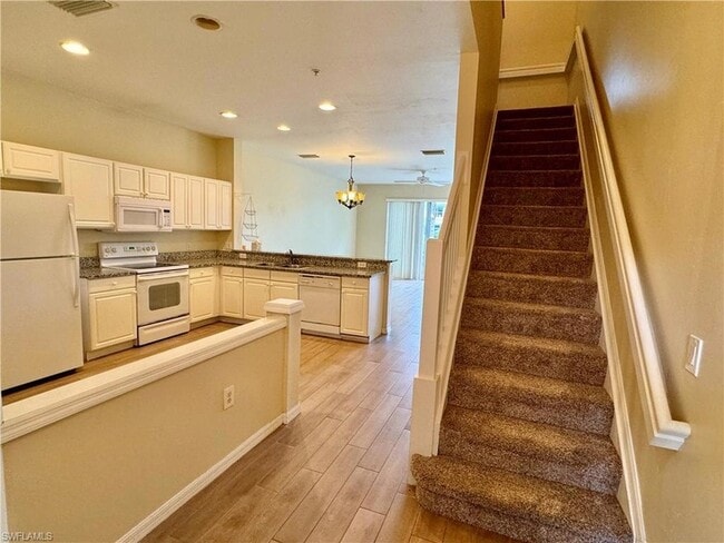 860 Hampton Cir in Naples, FL - Building Photo - Building Photo