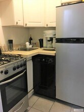 328 E 74th St in New York, NY - Building Photo - Building Photo