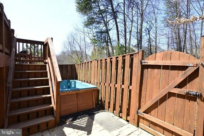 property at 5554 Jowett Ct