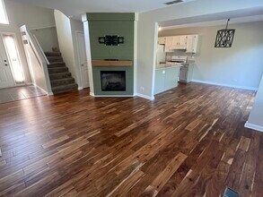 357 Persimmon Ct in Bartlett, IL - Building Photo - Building Photo