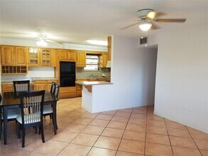 690 SW 120th Ave in Miami, FL - Building Photo - Building Photo