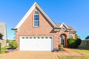 5570 Queens Ring Cove in Memphis, TN - Building Photo