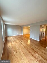12629 English Orchard Ct in Silver Spring, MD - Building Photo - Building Photo