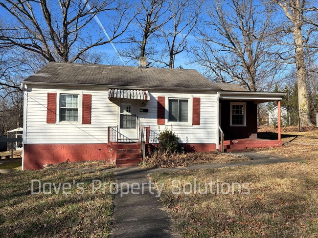 1407 Belleauwood St in Winston-Salem, NC - Building Photo - Building Photo