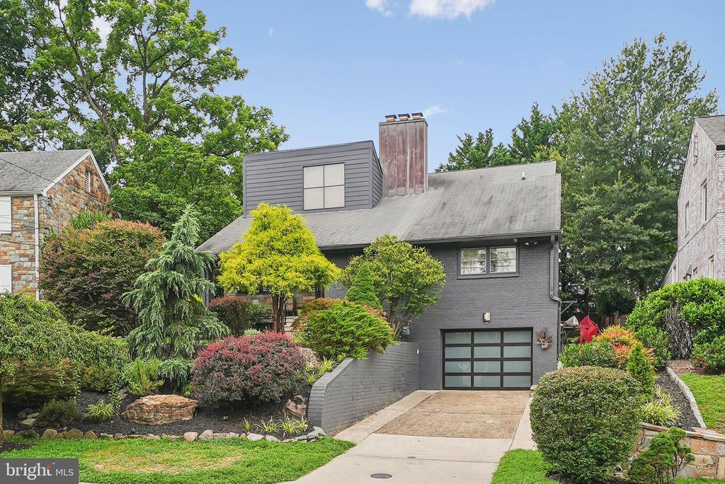 5718 27th St NW in Washington, DC - Building Photo