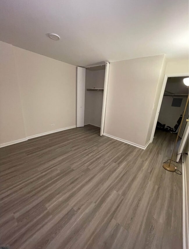 5800 Oakwood Dr, Unit Four Lakes Lisle unit 5F in Lisle, IL - Foto de edificio - Building Photo