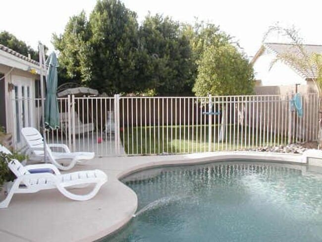 7364 E Nopal Ave in Mesa, AZ - Building Photo - Building Photo
