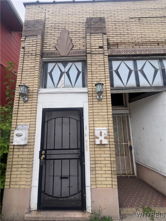 property at 282 E Delavan Ave