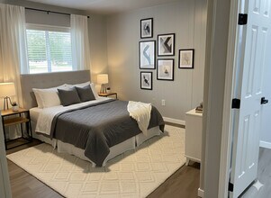 3911 Victory Dr SW in Port Orchard, WA - Foto de edificio - Building Photo