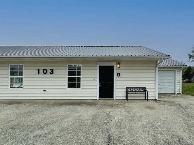 106 Park Haven Dr. in Cave City, KY - Building Photo - Building Photo