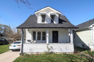 991 Campbell Ave in Windsor, ON - Building Photo