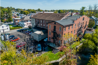 9-23 E Main St in Kutztown, PA - Foto de edificio - Building Photo