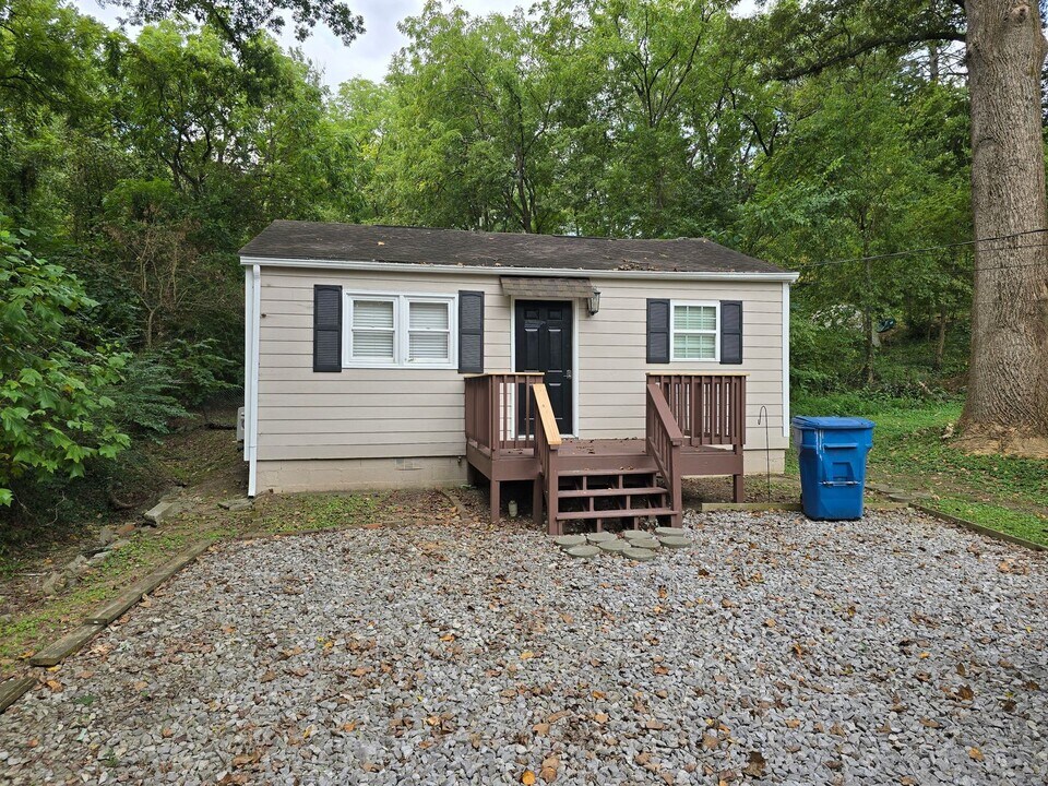 208 Signal View St in Chattanooga, TN - Building Photo