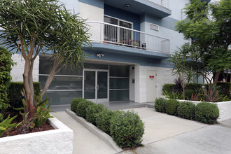 Residential Condominium in Los Angeles, CA - Building Photo - Building Photo