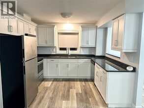 204 Beechwood Dr in Lakeshore, ON - Building Photo - Building Photo