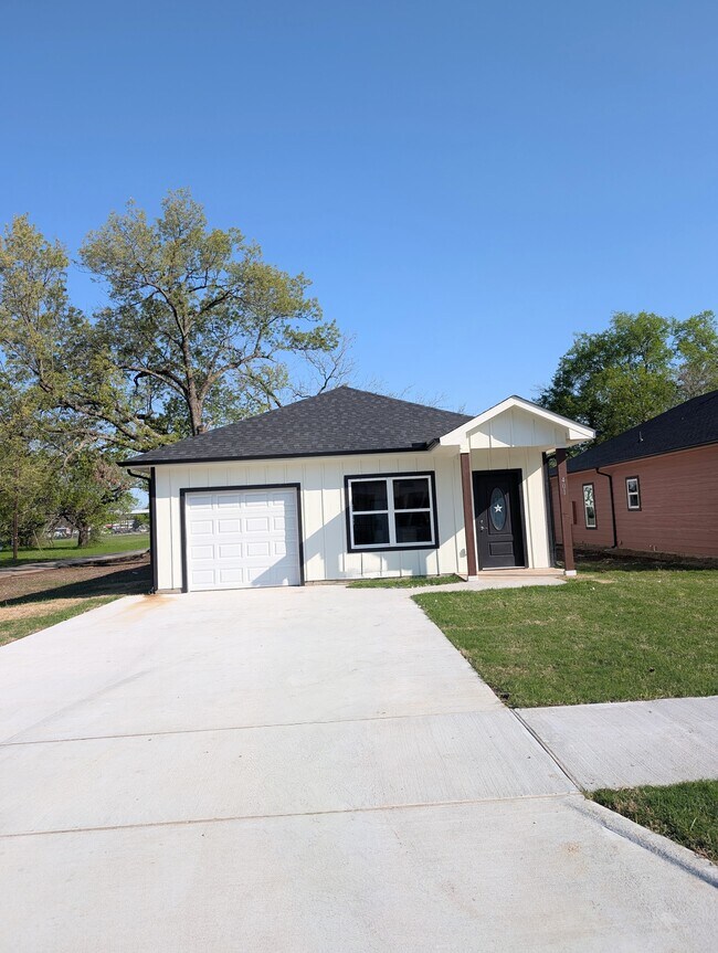 property at 401 W Wilson Ave