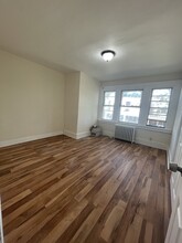 5821 N Woodstock St in Philadelphia, PA - Building Photo - Building Photo