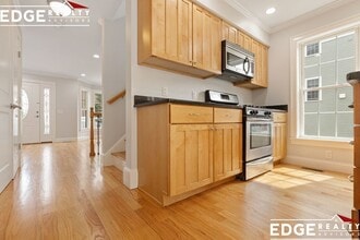 58 Holton St, Unit 1 in Boston, MA - Foto de edificio - Building Photo