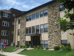 16 E. Gorham in Madison, WI - Foto de edificio - Building Photo