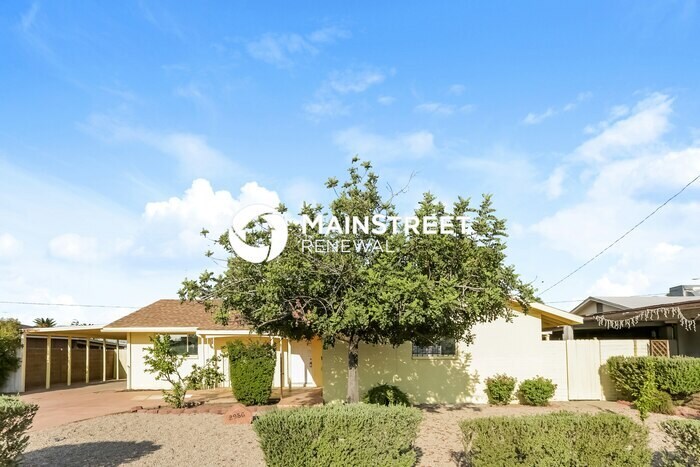 2956 N 50th Dr in Phoenix, AZ - Foto de edificio